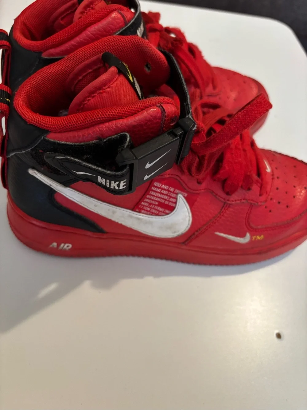 Nike (GS) Air Force 1 Mid LV8 'University Red'